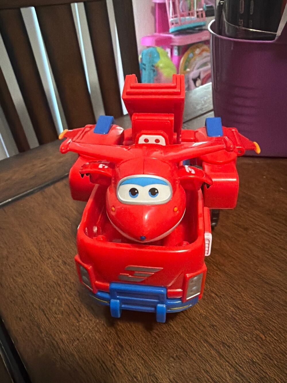 Súper Wing Transforming Truck With Jett’s 7"